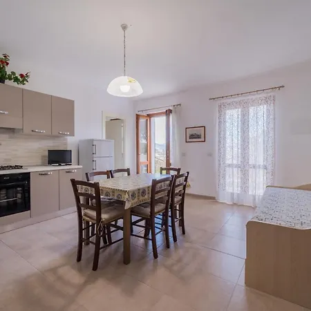 Casa Francesca A Rio - Goelba 度假居 *