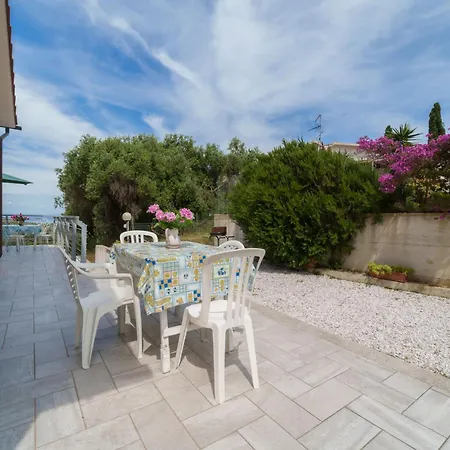 Casa Francesca A Rio - Goelba * Casa Leonardi